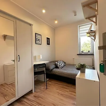 Quarto em Acomodações Particulares Walezy - Peaceful Retreat, 10 Minutes To Old Town & Seaside