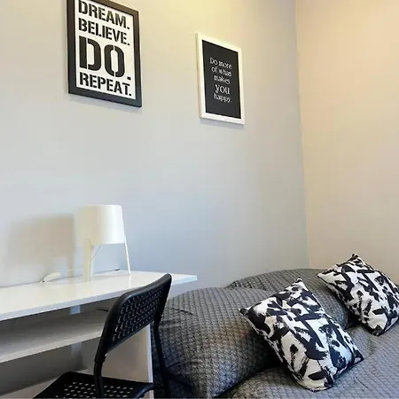 Quarto em Acomodações Particulares Walezy - Peaceful Retreat, 10 Minutes To Old Town & Seaside *