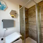 Walezy - Peaceful Retreat, 10 Minutes To Old Town & Seaside Rum i privatbostad