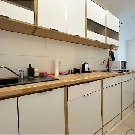 Habitación en casa particular Walezy - Peaceful Retreat, 10 Minutes To Old Town & Seaside Gdansk